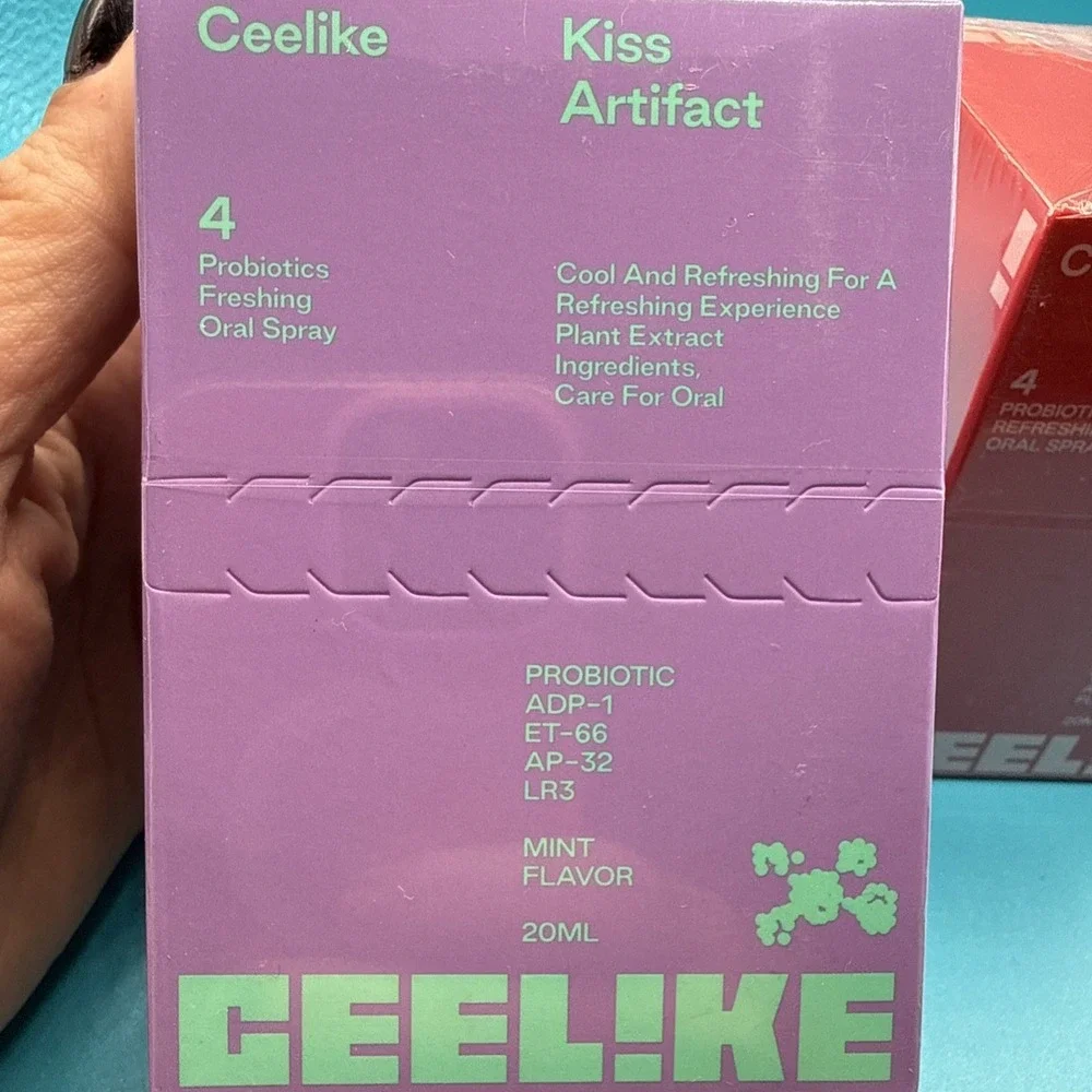 Ceelike sealed kiss